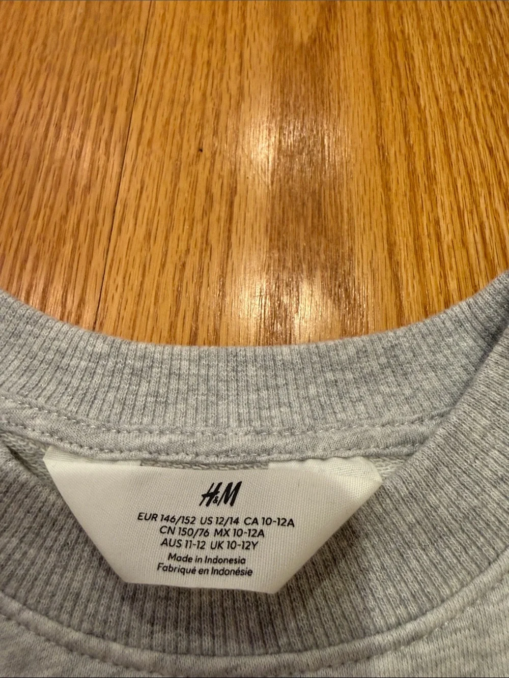H&M Light Gray Crewneck Sweatshirt with Black Bow